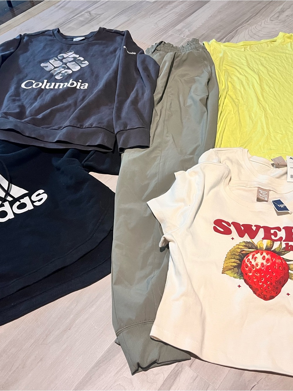 Lot of 6 items